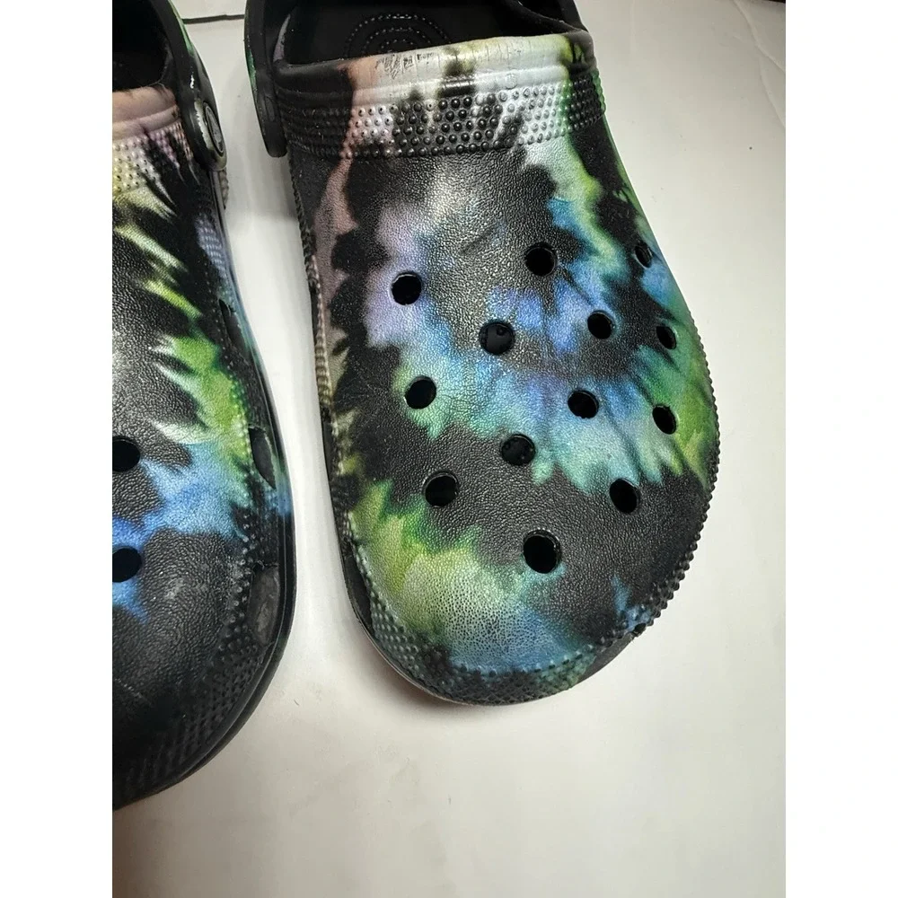 Crocs tie-dye on black Men 8, Women 10 basic slip on sandal ankle strap blues